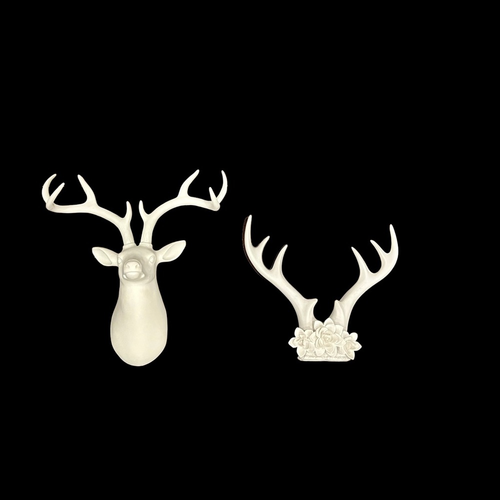*SOLD*Faux Wall Mount Deerhead and Antlers - Picture 1 of 6